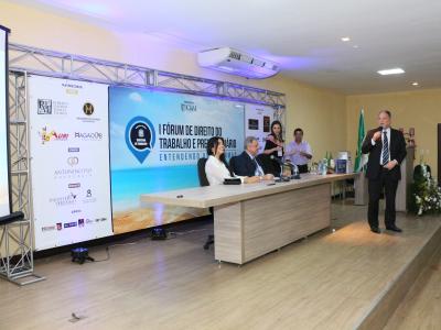 I FÓRUM DE DIREITO DO TRABALHO E PREVIDENCIÁRIO: Entendendo as reformas.